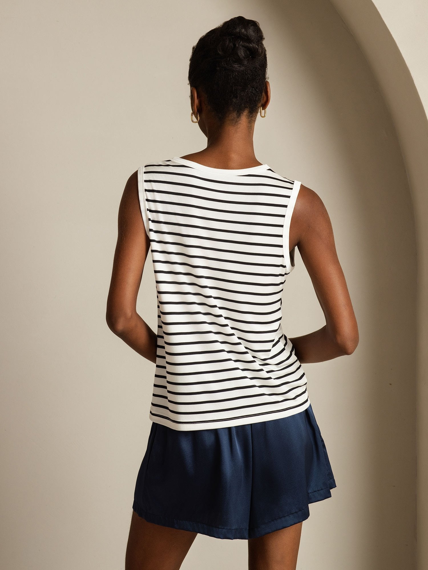 [White Stripe] SilkSilky  Sleeveless Round Neck Camisole Top 002