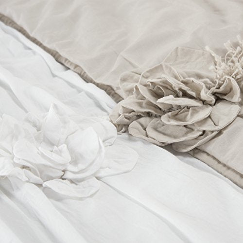 Rizzy Home | BQ4332 | Polyester Quilt | 106"x92" White/Neutral/ Stripe