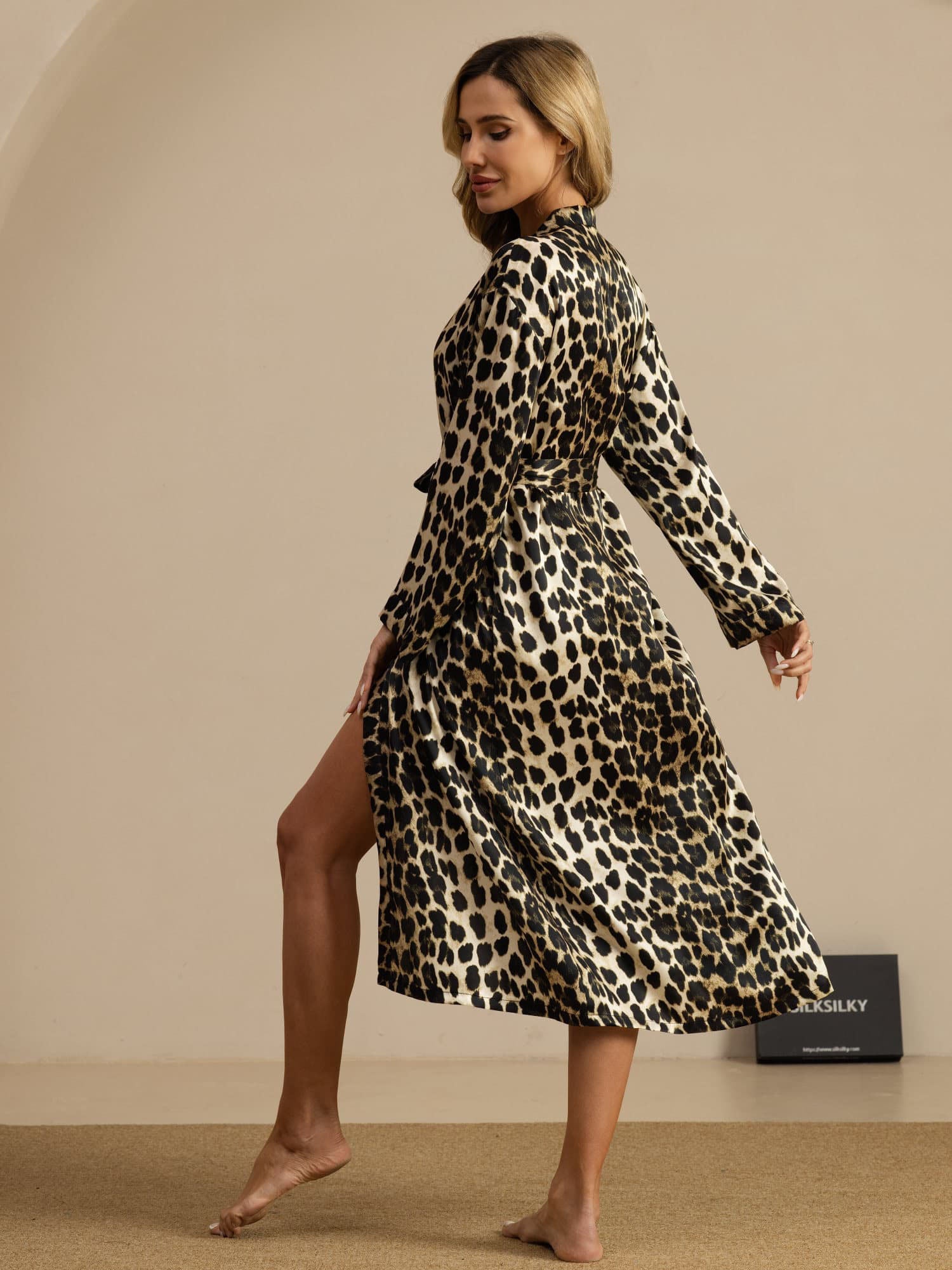 [Leopard] SilkSilky  Long Sleeve Women's Robe 002