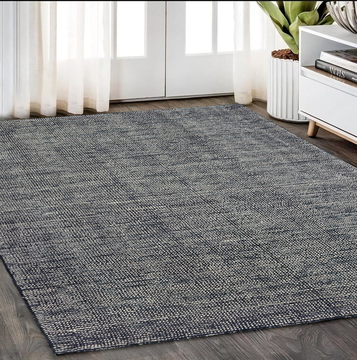 5' X 8' Charcoal And Black Hand Tufted Area Rug