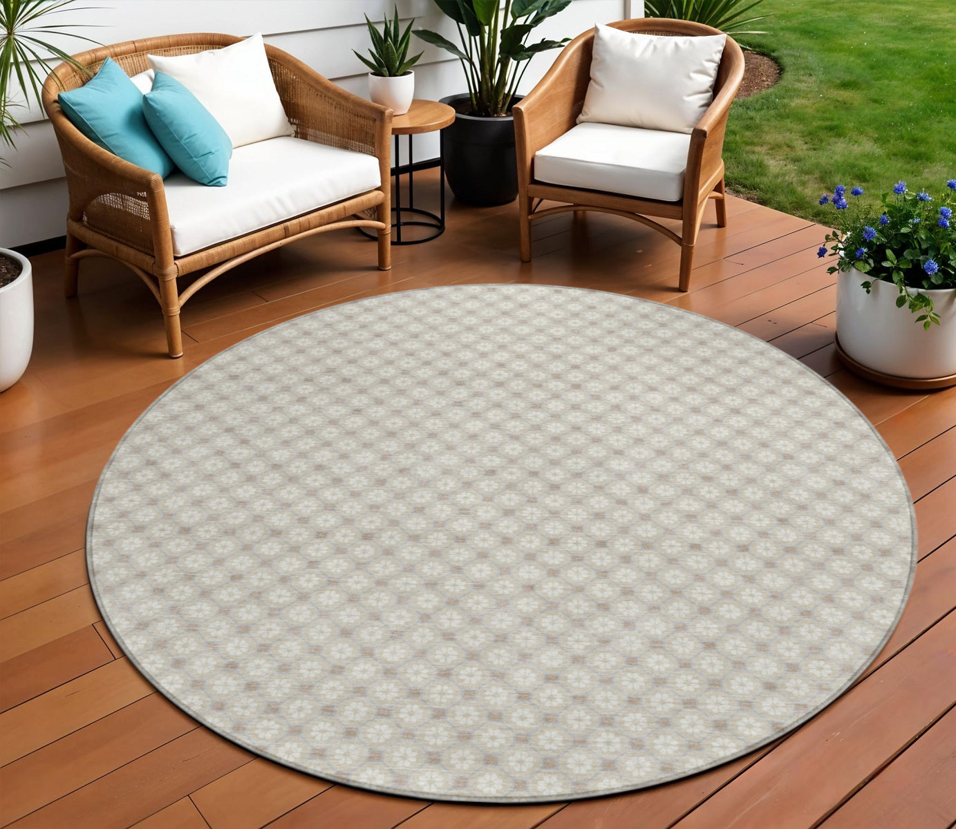 8 Beige And Ivory Round Floral Washable Indoor Outdoor Area Rug