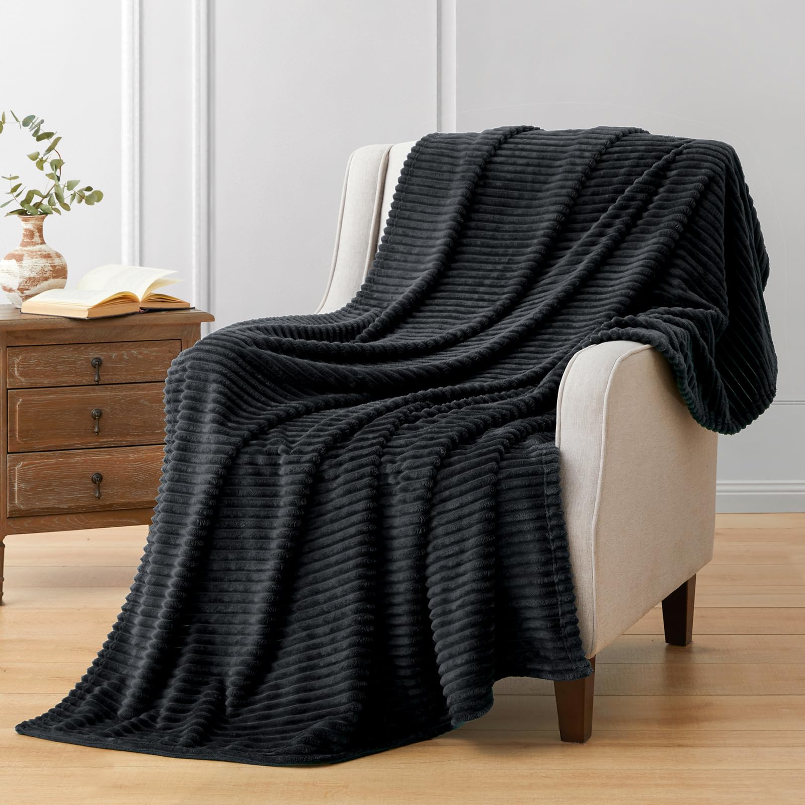 Vessia Flannel Fleece Throw Blanket, Lightweight Striped Black Couch Blanket, Warm And Soft Bed Blanket, Cozy Microfiber Ribbed