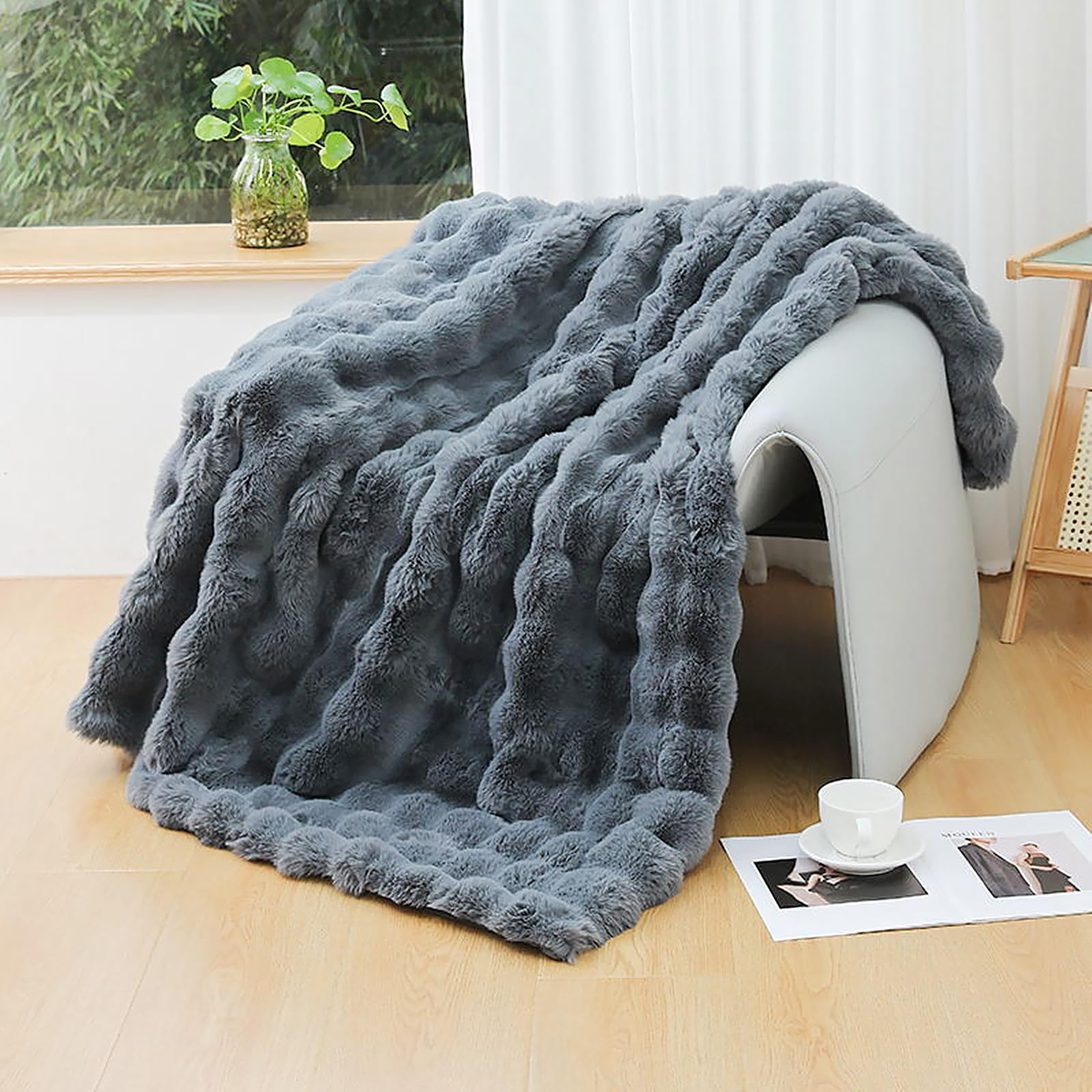 Ukeler Soft Faux Fur Throw Blanket 50'X60' Solid Reversible Shaggy Blanket Plush Thick Fluffy Blankets Throws For Bed, Couch,