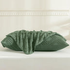 Jellymoni 2 Pack Green Pillowcases King Size, Soft Microfiber Geometric Tufted Pillow Covers With Envelope Closure (Pillows Are