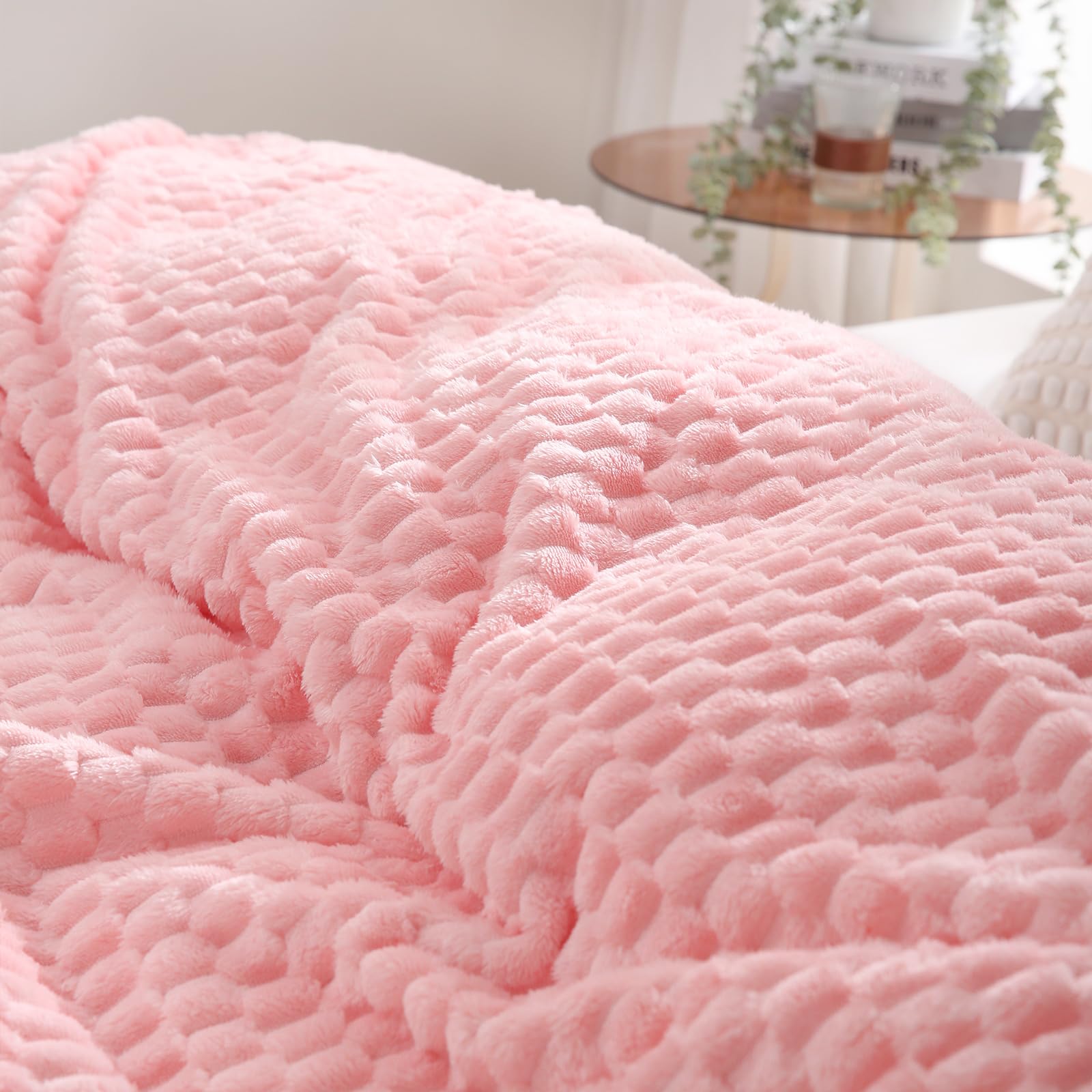Light Pink Throw Blanket 50''  70'' Inches Gifts For Mom Fuzzy 3D Jacquard Decorative Flannel Fleece Super Soft Plush Cozy Blank