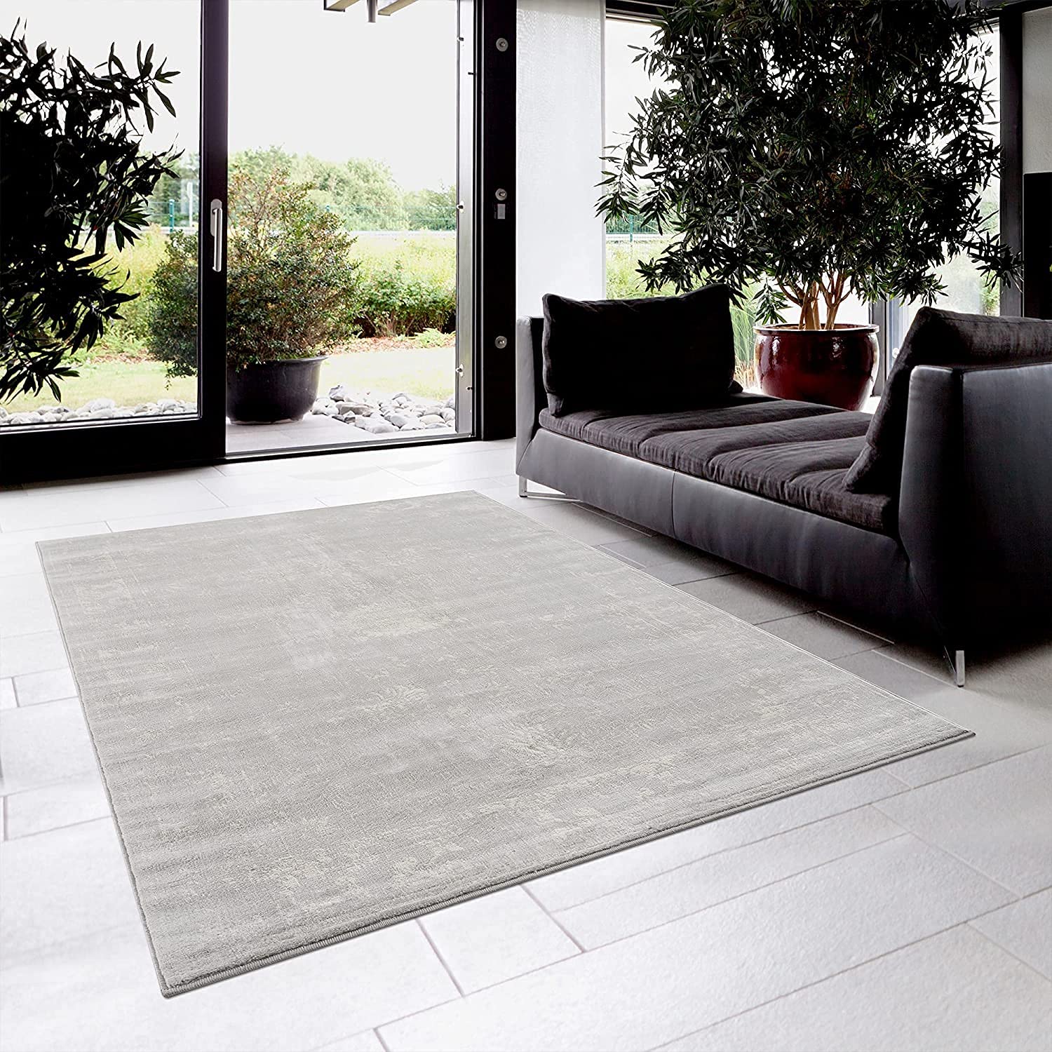 HomeRoots Grey 100% Polypropylene 2’ x 8’ Modern Gray Distressed Runner Rug