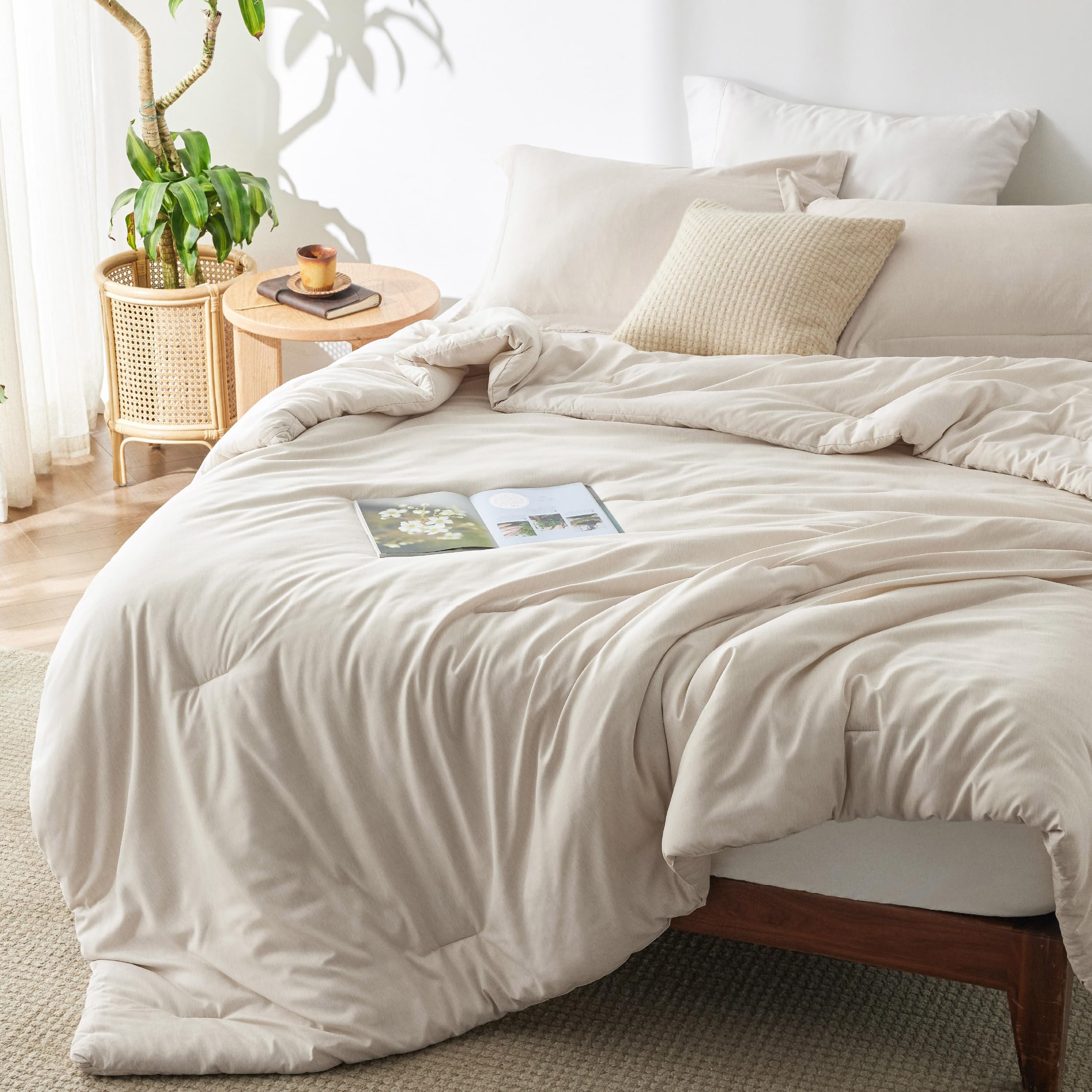 Bedsure Oversized King Comforter Set - Beige Oversized King Size Comforter, Soft Bedding For All Seasons, Cationic Dyed Bedding