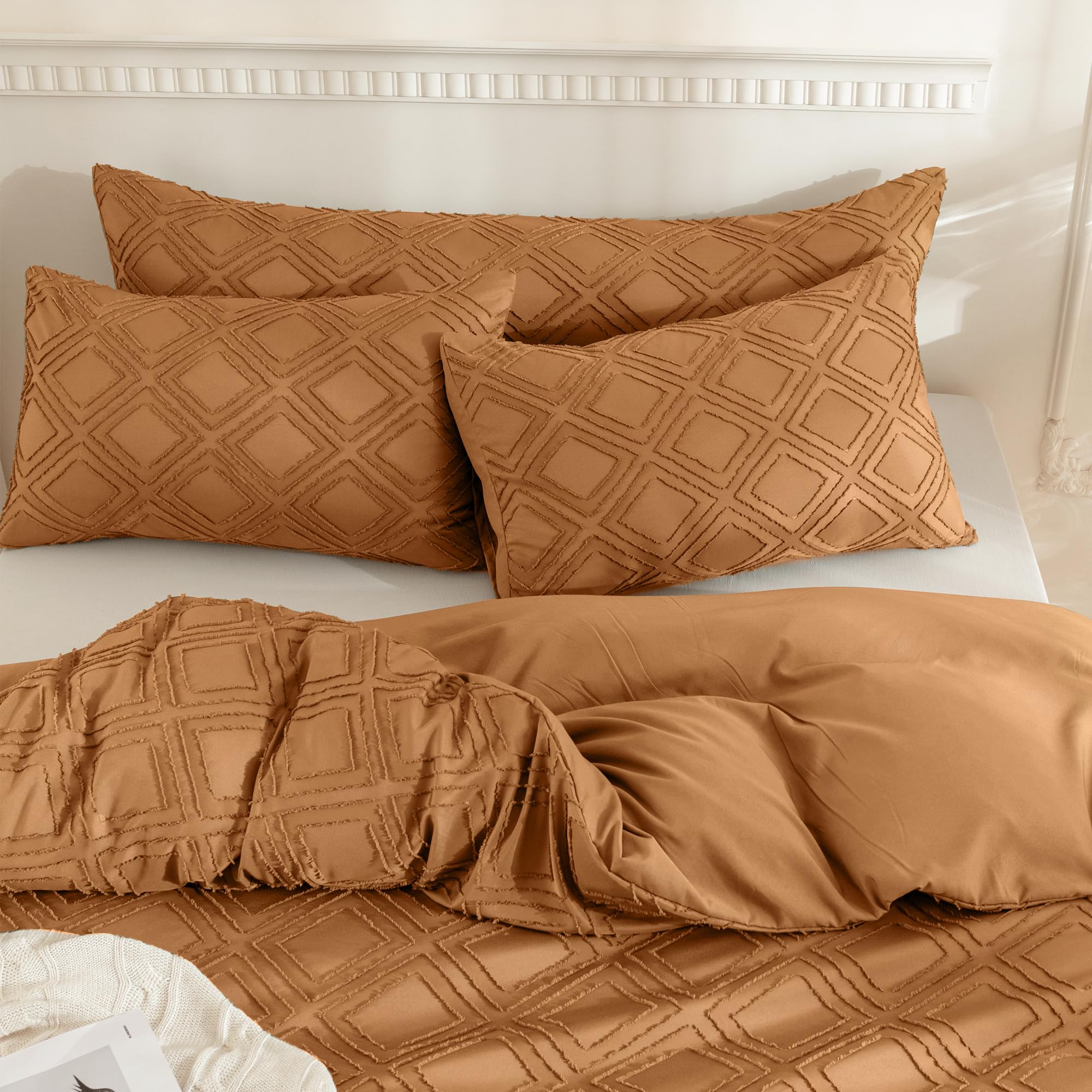 Jellymoni 2 Pack Rust Pillowcases King Size, Soft Microfiber Geometric Tufted Pillow Covers With Envelope Closure (Pillows Are N