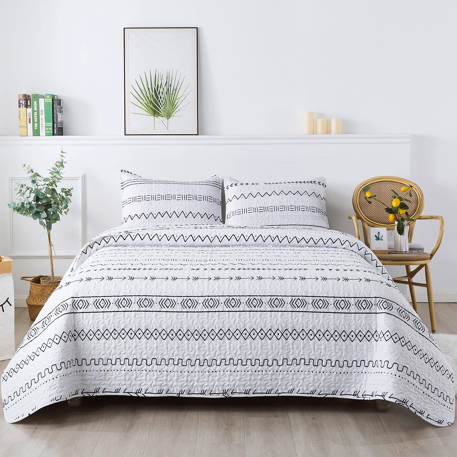 Andency White Quilt Set Oversized King (118X120 Inch), 3 Pieces(1 Striped Triangle Printed Quilt And 2 Pillowcases), Bohemian Summer Lightweight Reversible Microfiber Bedspread Coverlet Sets