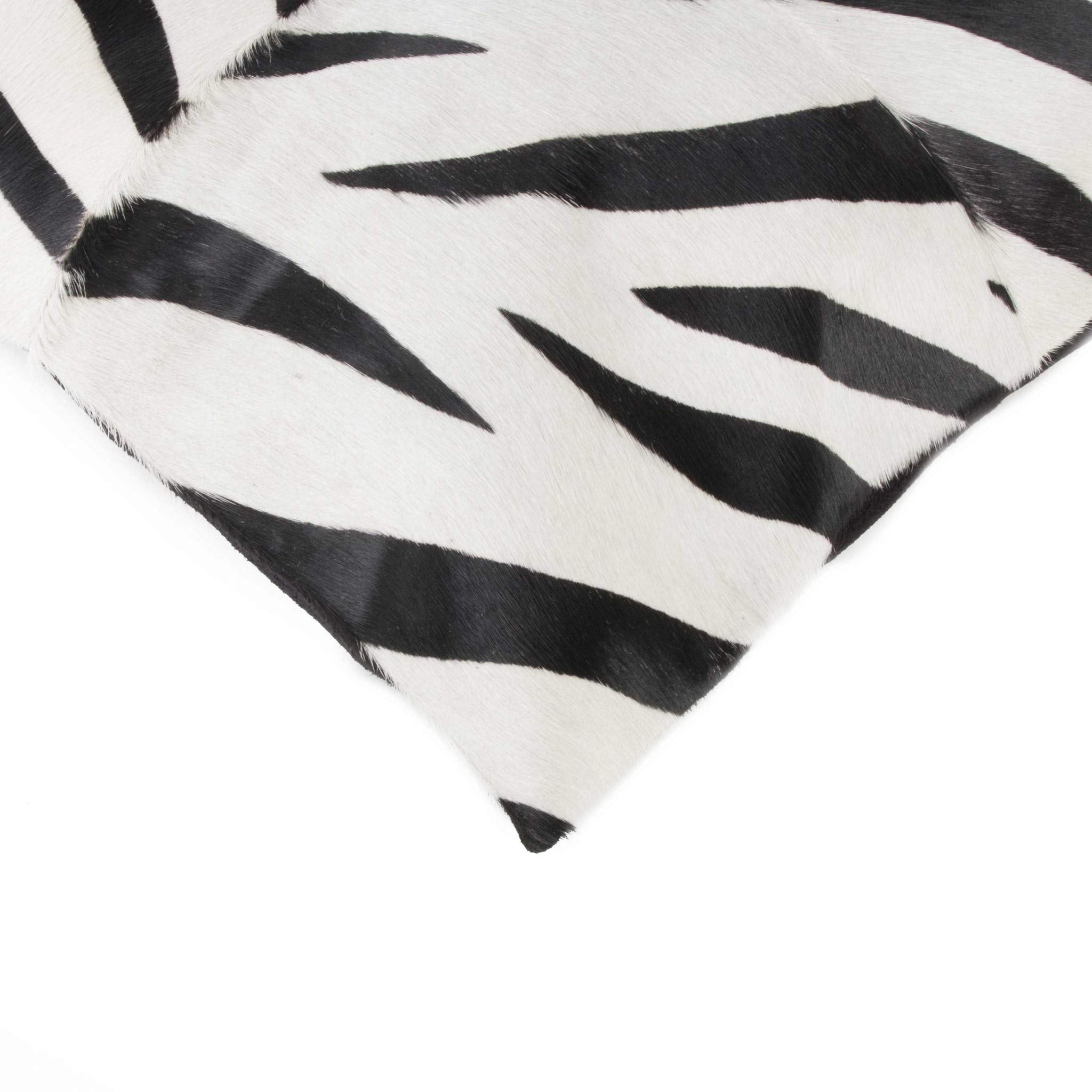HomeRoots Kitchen Modern Decorative Quattro Pillow - 18' x 18' x 5', Zebra Black On White