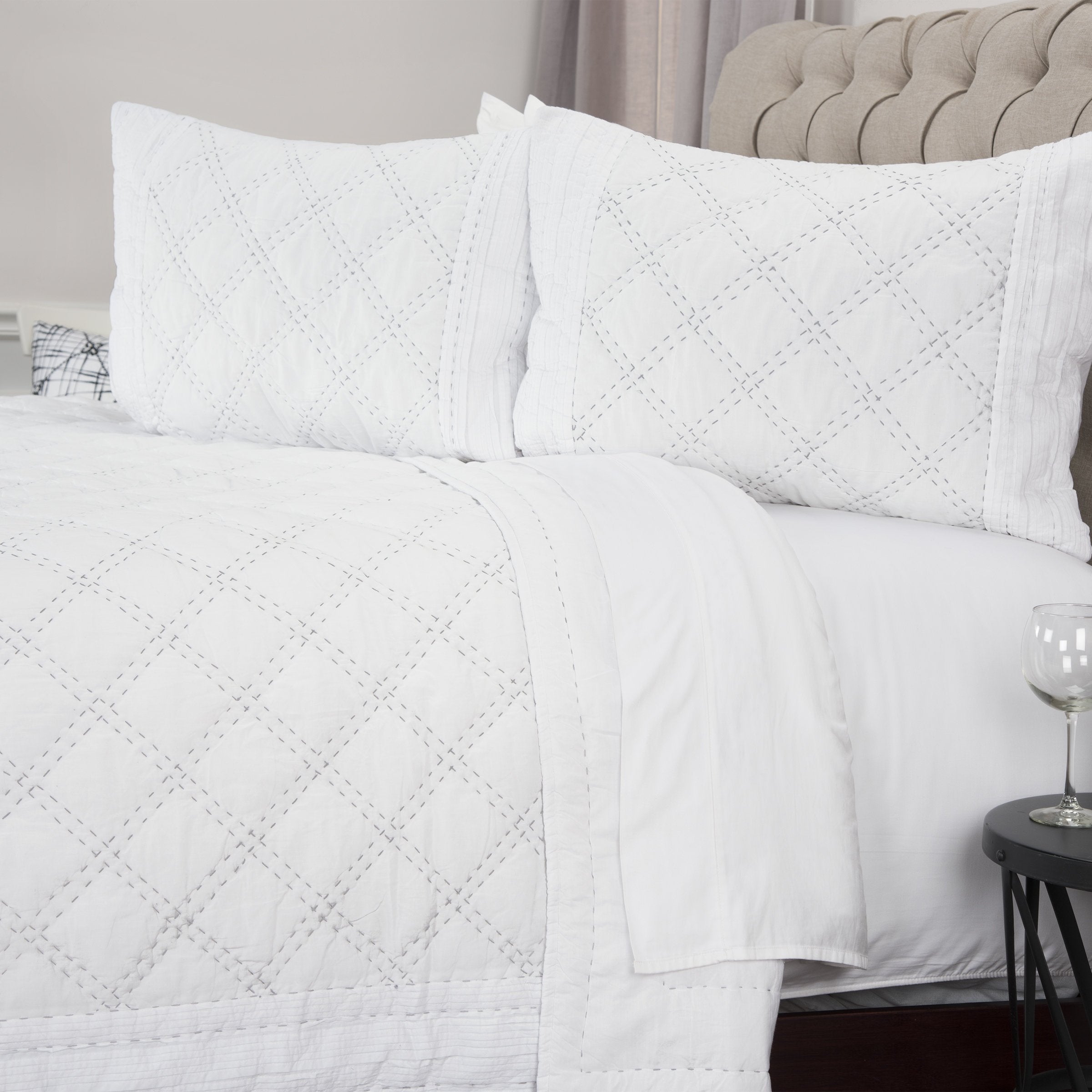 Rizzy Home | BQ4542 | Polyester King Sham | 20"x36" White/Gray/Nuetral Geometric