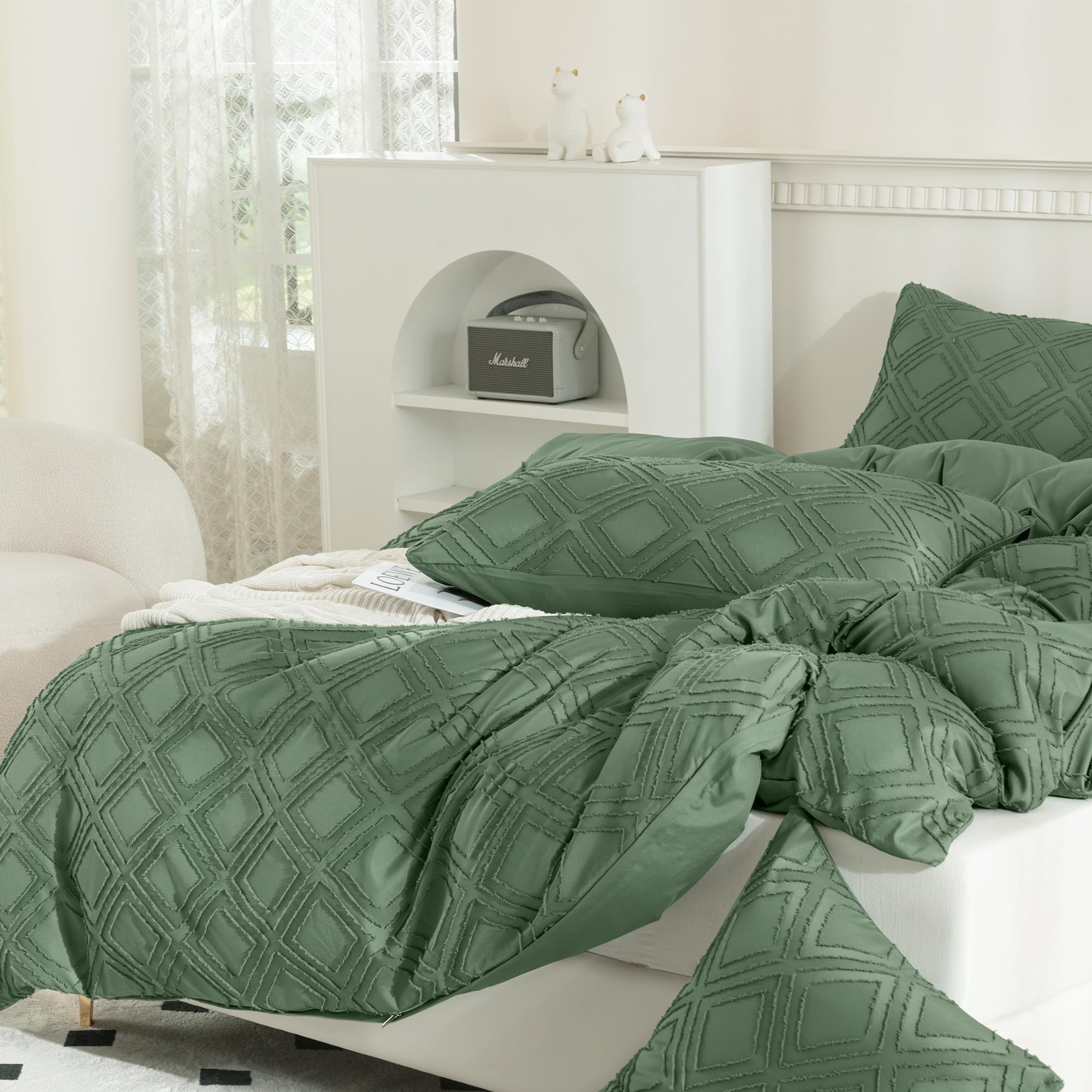Jellymoni 2 Pack Green Pillowcases King Size, Soft Microfiber Geometric Tufted Pillow Covers With Envelope Closure (Pillows Are