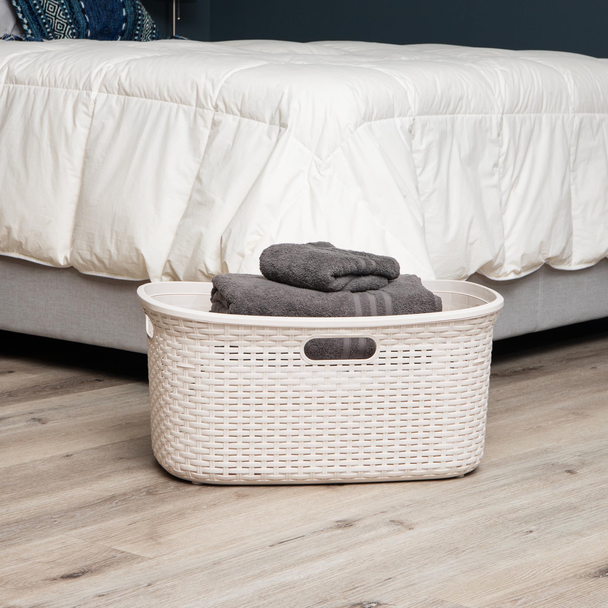 Mind Reader 40L Laundry Basket, Clothes Hamper, Wicker Design, Plastic, 23''L X 14.5''W X 11''H, Set Of 2, Ivory