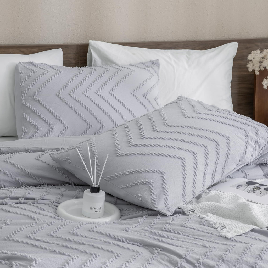 Andency Silver Grey Comforter Set For Queen Size Bed, Boho Grey Soft Warm Bedding - 3 Pieces Gray Chevron Tufted Aesthetic Microfiber Lightweight Comforter