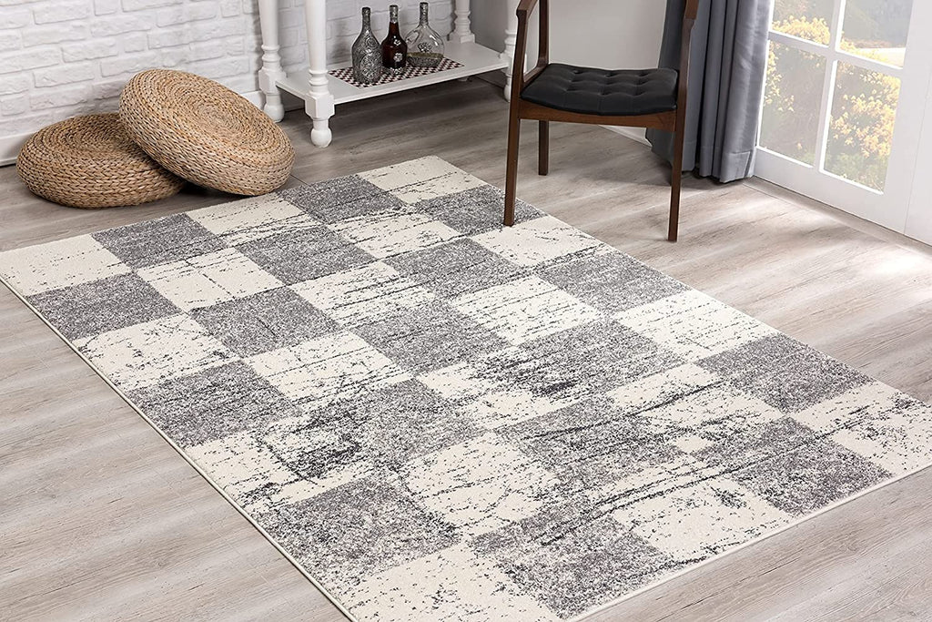 HomeRoots 100% Twisted Polyester 7â€ x 9â€ White and Gray Checkered Area Rug