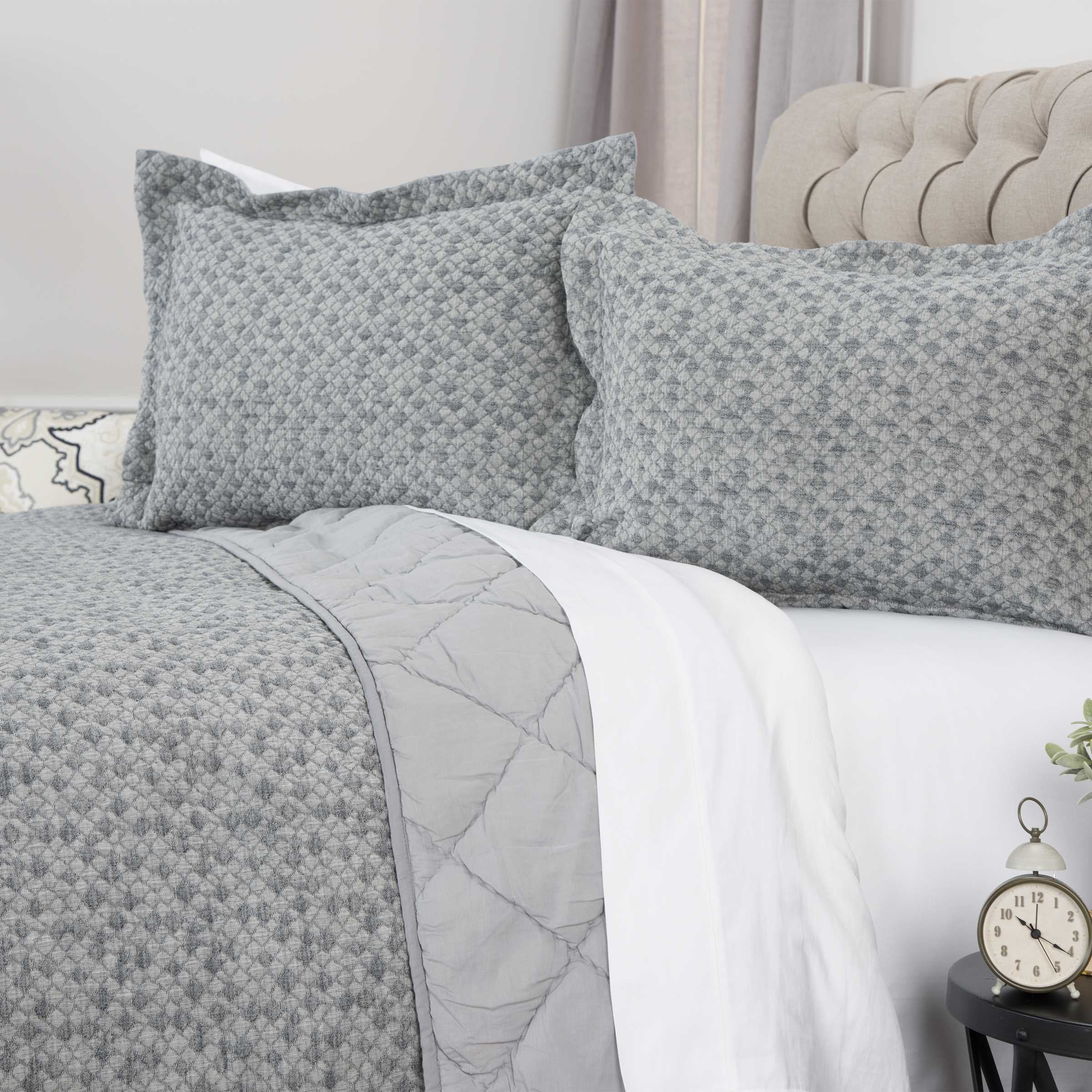 Rizzy Home | BQ4528 | Polyester King Sham | 20"x36" Blue/Gray/Nuetral Solid