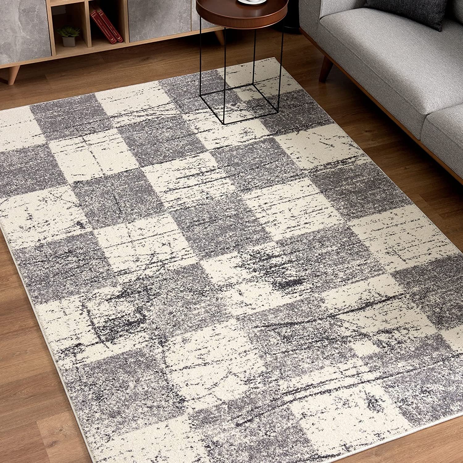 HomeRoots 100% Twisted Polyester 7â€ x 9â€ White and Gray Checkered Area Rug