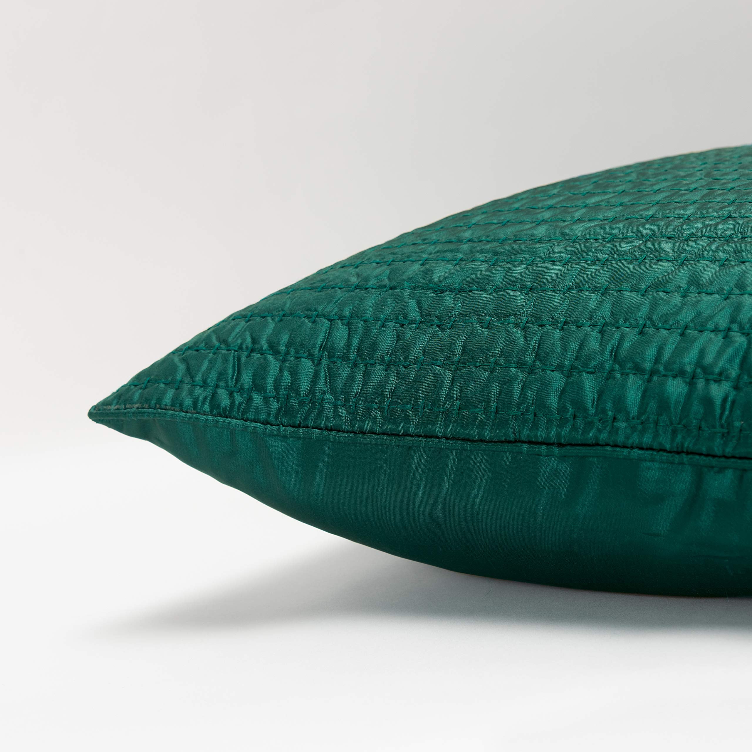 Rizzy Home 22" x 22" Poly Filled Pillow in Teal