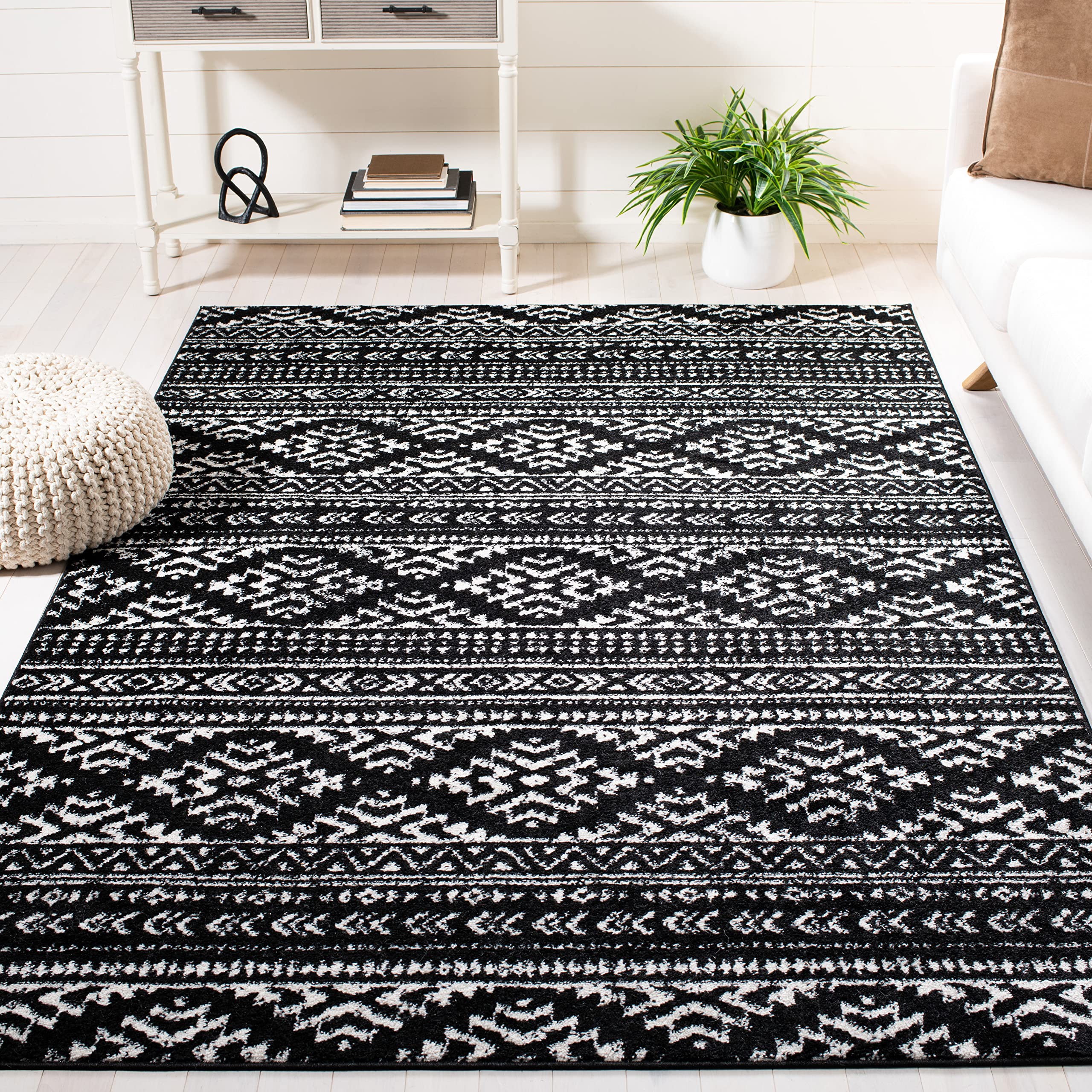 SAFAVIEH Tulum Collection 10 Square Black/Ivory TUL272Z Moroccan Boho Tribal Non-Shedding Area Rug