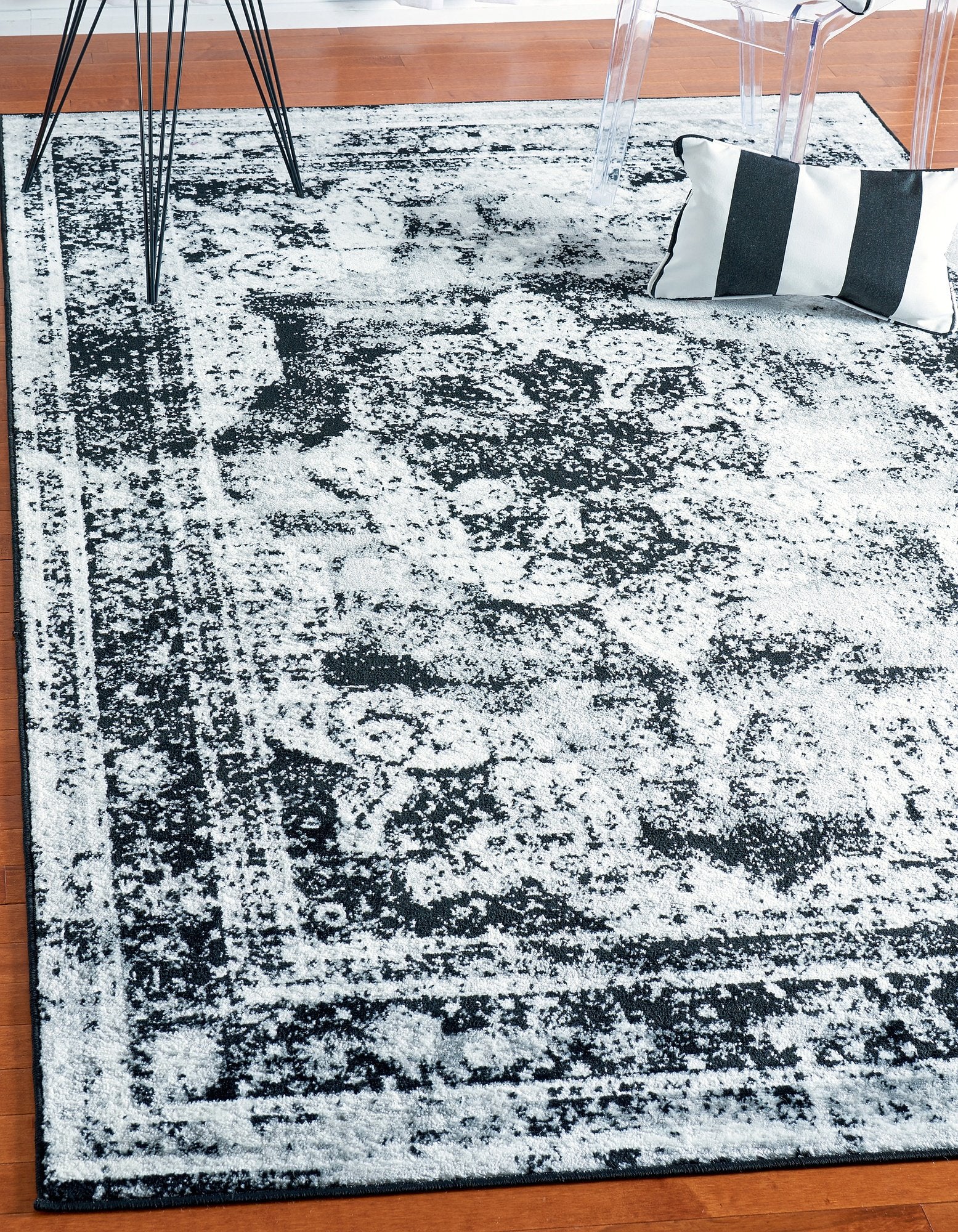 Unique Loom Sofia Collection Area Rug - Salle Garnier (7 10 x 10 Rectangle, Black/ Ivory)